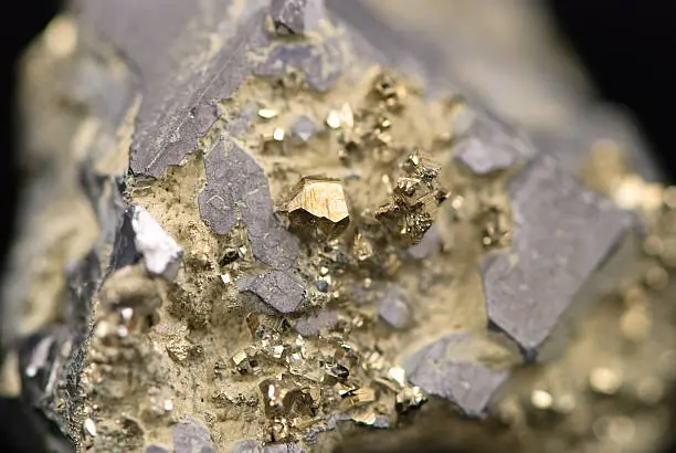 Aris Mining aumenta 16 % su producción de oro a septiembre y mantiene meta para 2026